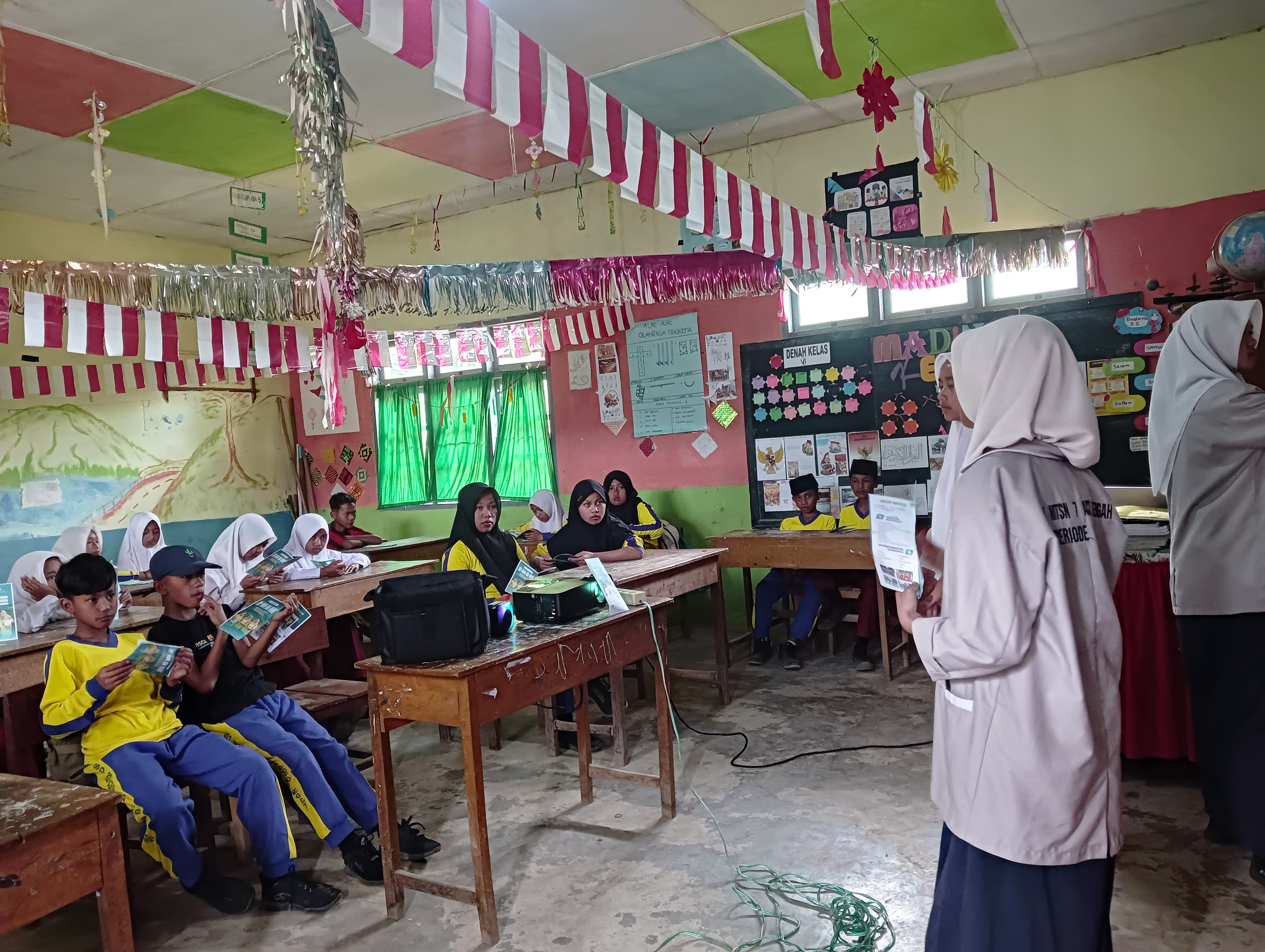 Jemput Bola ke Jagong Jeget, Tim Sosialisasi MTsN 7 Aceh Tengah disambut Antusias Siswa SD/MIN di Hari Kedua
