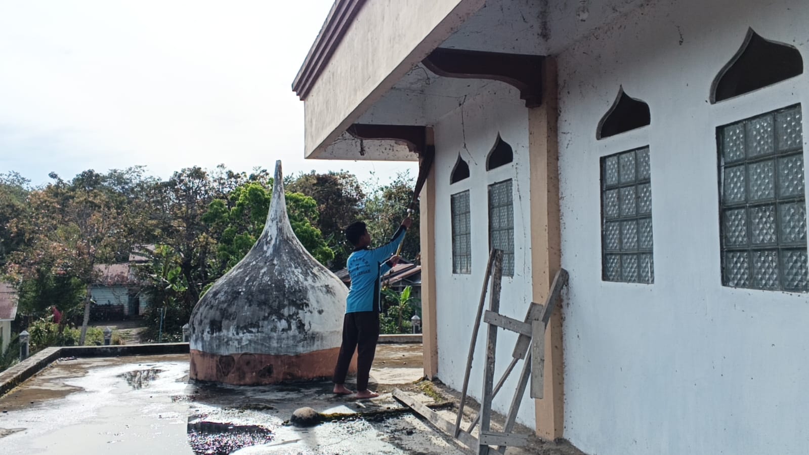Wujudkan Lingkungan Ibadah Nyaman, MTsN 7 Aceh Tengah Gelar Aksi Bersih Masjid di Jagong Jeget