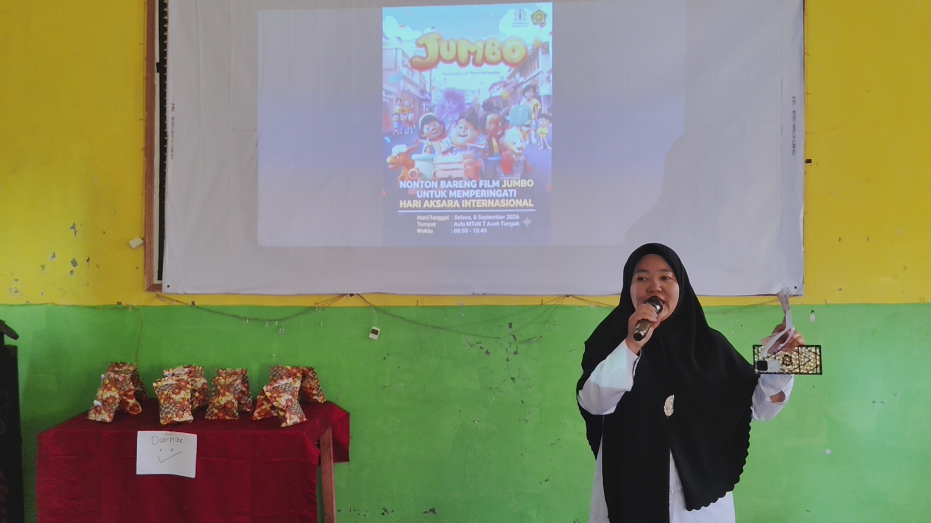 Peringati Hari Aksara Internasional, Perpustakaan MTsN 7 Aceh Tengah Ajak Siswa Nonton Film “Jumbo”