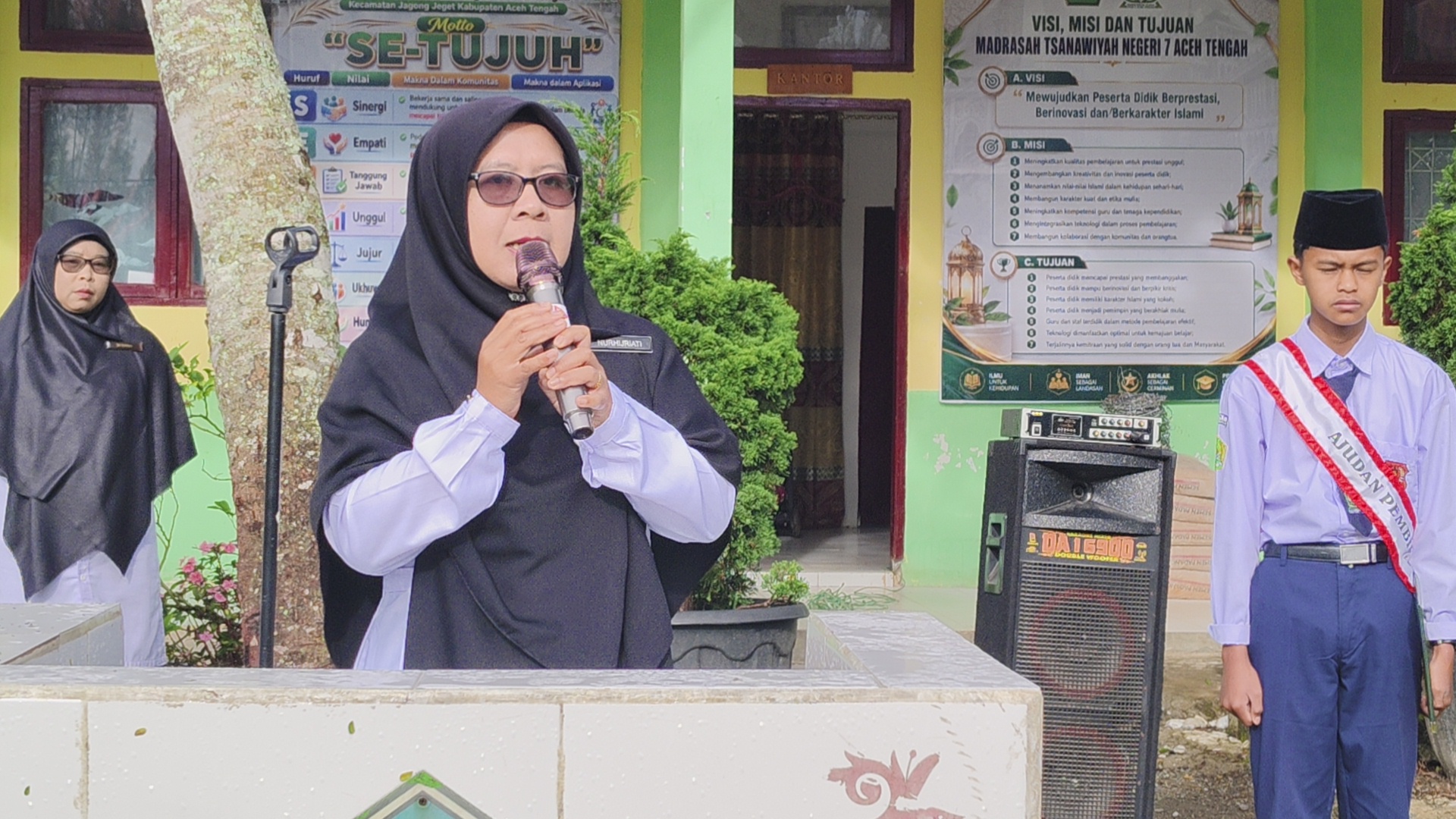 Upacara Bendera Senin, 14 September 2026: Tanamkan Kedisiplinan dan Adab Bermedia Sosial